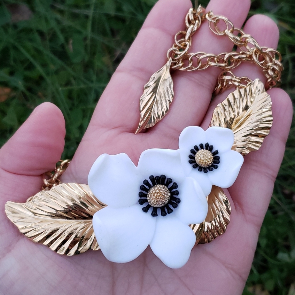 Vtg Louis Feraud Lucite Flower Leaf Necklace - Picture 2 of 14